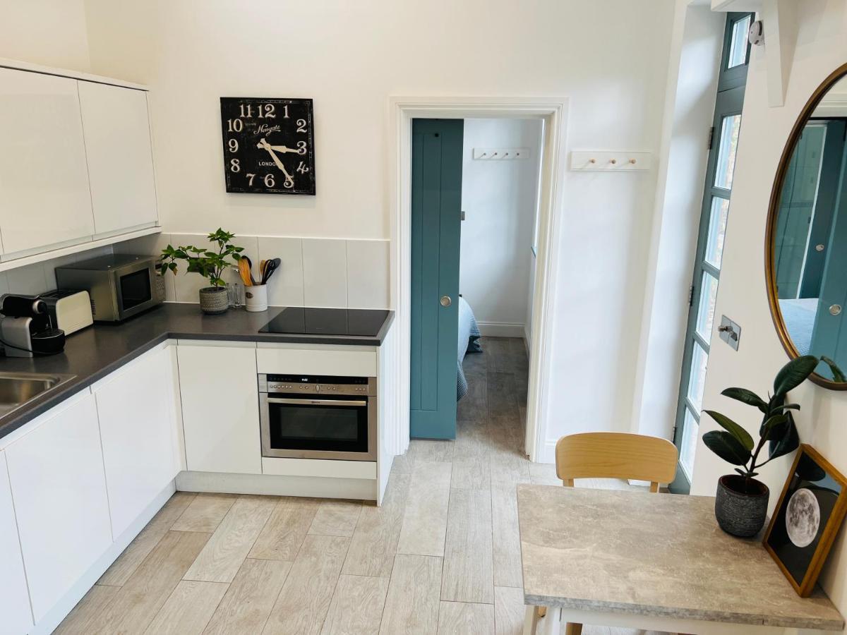Forge Cottage - Pretty 1 Bedroom Cottage With Free Off Street Parking London Bagian luar foto