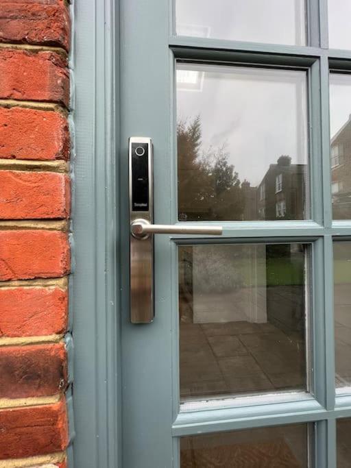 Forge Cottage - Pretty 1 Bedroom Cottage With Free Off Street Parking London Bagian luar foto